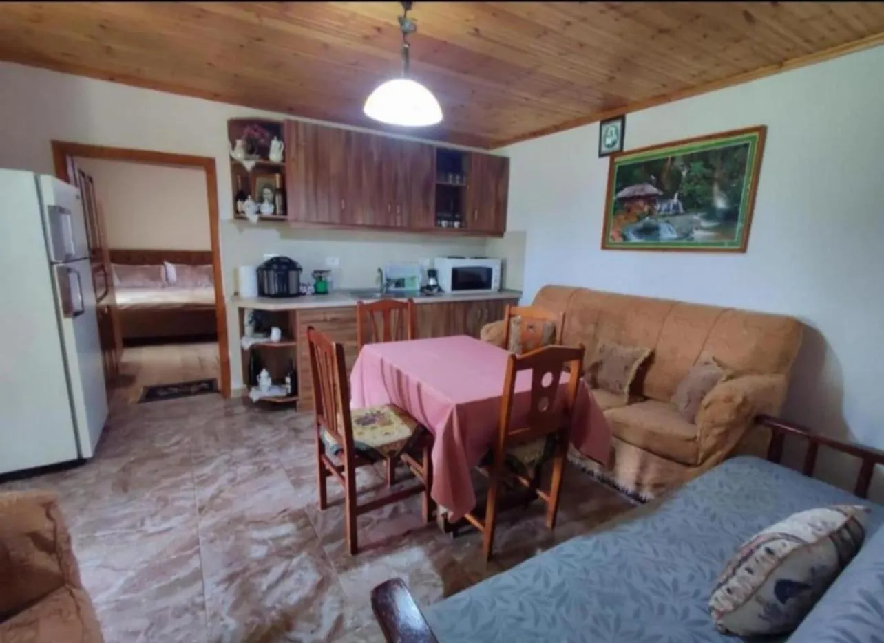 Hotel Gest House Felau Përmet Pensión